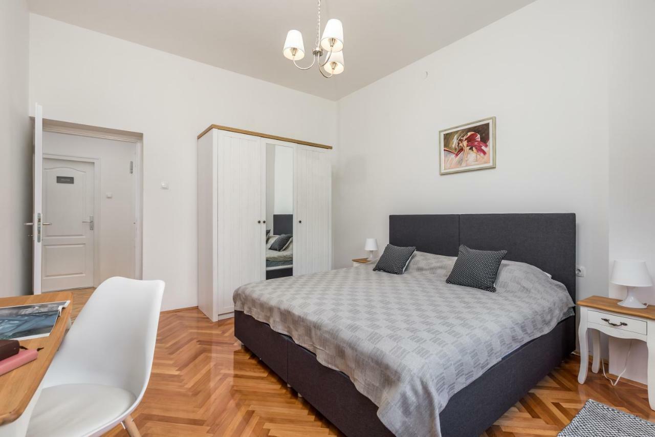 הוילה Ičići Family House Sara מראה חיצוני תמונה