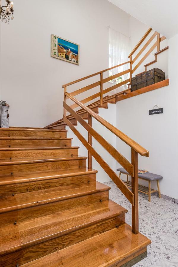 הוילה Ičići Family House Sara מראה חיצוני תמונה